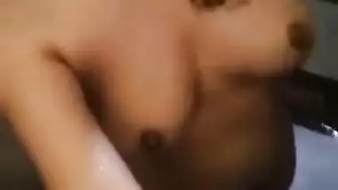 Indian showers starting XXX show washing sex parts for chudai fans