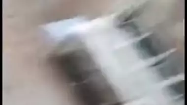 Lover caught worshipping tits of Indian cutie in nice Desi mms clip