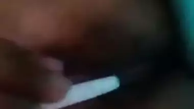 Desi gets naked and ineptly masturbates her XXX twat getting sex delight