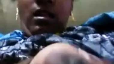 Telugu Bhabhi Showing Her Boobs