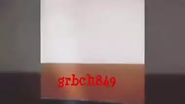 1150 Indian aunty in saree hiking using carrot