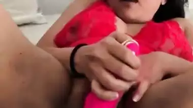 Indian whore getting off using toy