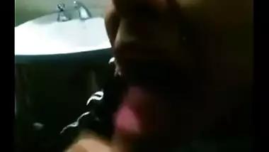 Sexy Indian Punjabi college girl gives blowjob to classmate