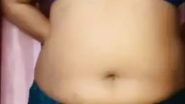 Chubby bhabhi striptease big boobs and pussy show